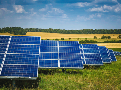 Solar farm / iStock: 1268238917