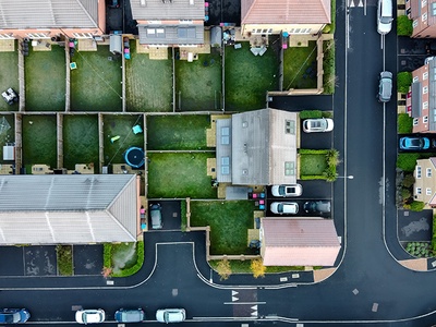 web_New-build-housing-from-above_credit_Sam-foster_shutterstock_1574176402.jpg